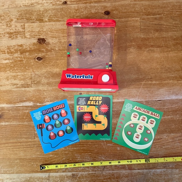 PlayMonster Waterfuls Retro Handheld Water Game Arcade Insert Cards Red Toy - Picture 2 of 3